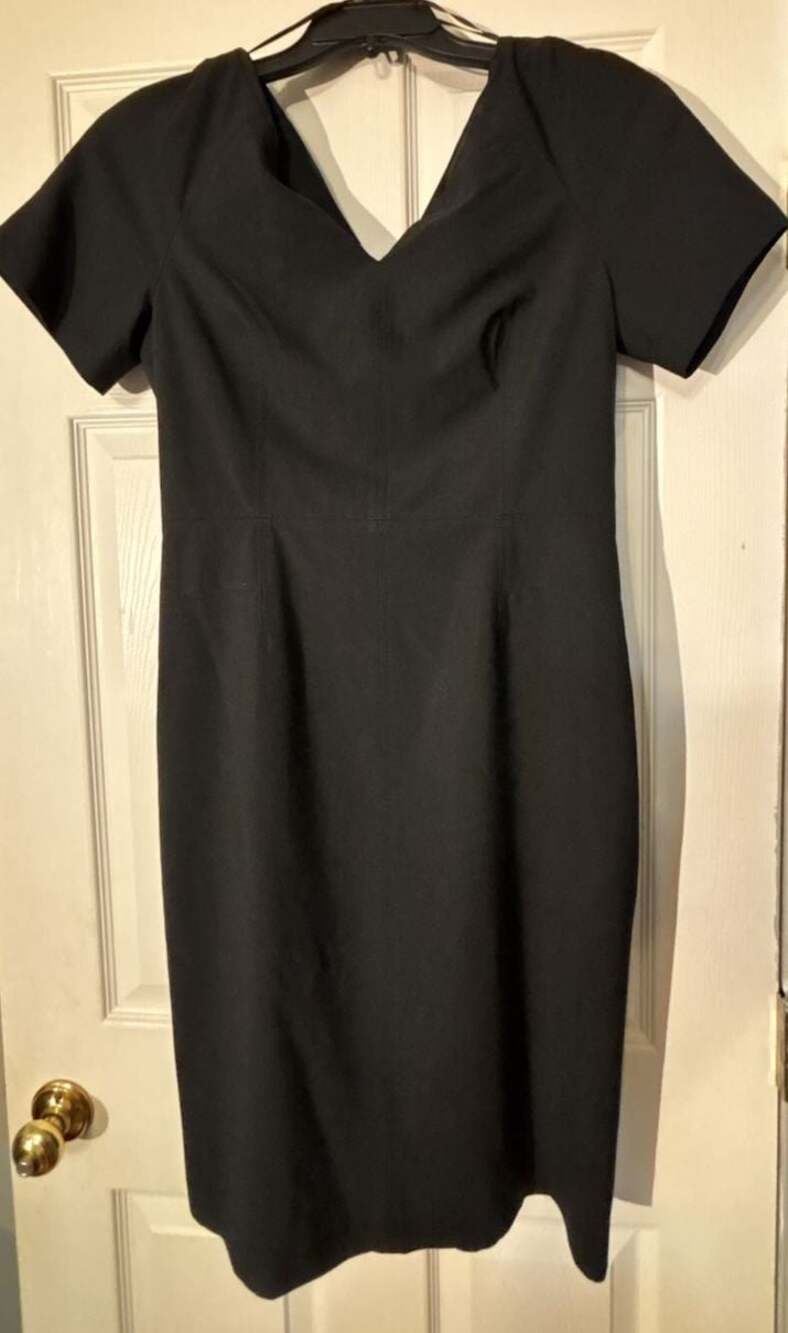 Banana Republic Black Short Sleeve V-Neck Wool Blend Sheath Dress Size 10